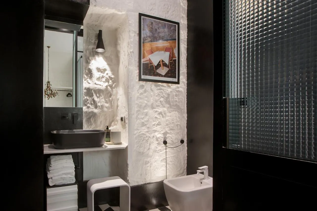 Cocomorghen Apartment Naples Italy